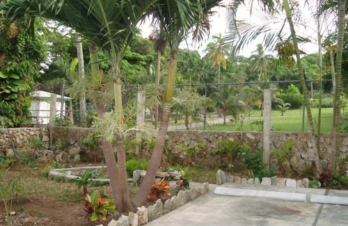 Nassau Apartment | Inexpensive Villa: 5 Mins to Beach & Fish Fry! GREAT WINTER RATES