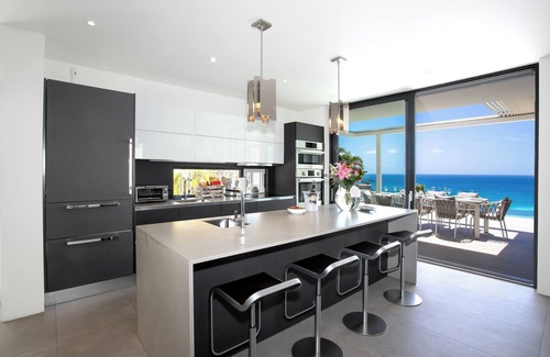 Cole Bay House | Infinite Blue Villa, Beachfront Elegance with Infinity Pool | Infinite Blue Villa