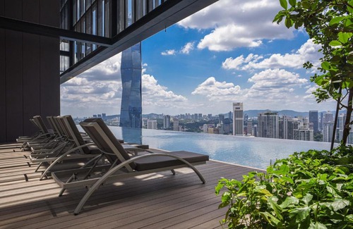 Pudu Apartment | Infinity Pool KLCC Lalaport Deluxe Suite By MIKO