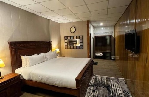 Khyber Pakhtunkhwa Hotel | Infinity Villa and Resort Kumrat Valley