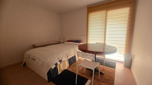 Inje House | Inje Hachuri Undeokwi Hayanjib