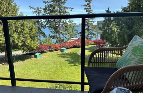 North Oyster Condo | Inn of the Sea Affordable Studio Suite -Oceanfront Pool/Hot Tub & private dock