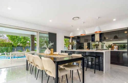 O'Connor House | Inner City Canberra Oasis in O'Connor - Large Modern Home - Heated Swimming Pool