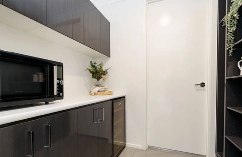 O'Connor House | Inner City Canberra Oasis in O'Connor - Large Modern Home - Heated Swimming Pool