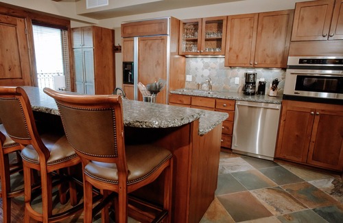 West End Condo | Innsbruck Aspen | Deluxe Two-Bedroom Suite 02 w/Hot tub, Centrally located