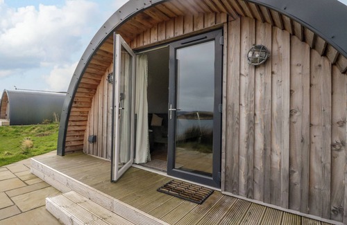 Isle of Luing Cottage | INSH, pet friendly, with a garden in Cullipool, Isle Of Luing