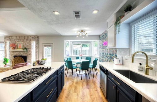 Scofield Farms House | Insta-worthy Bachelorette Pool Party near Domain 40% Monthly Discount
