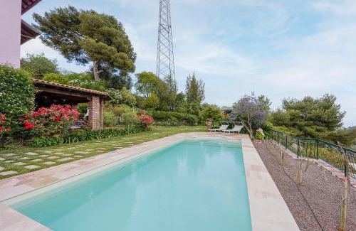 Cason della Guardia Apartment | Into the Green! Imperia Appt with Parking & Pool