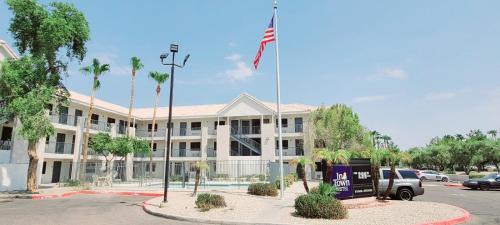 Gilbert Hotel | InTown Suites Extended Stay Phoenix AZ - Gilbert