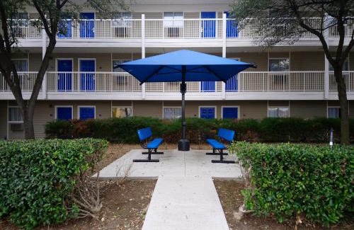 Southwest Carrollton Hotel | InTown Suites Extended Stay Carrollton TX - Westgrove Drive