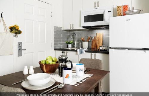 Leon Valley Hotel | InTown Suites Extended Stay San Antonio TX - Leon Valley South