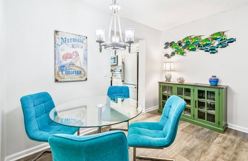 Indian Shores Condo | Intracoastal Condo | 4 min wlk to Beach & Dogs Ok!