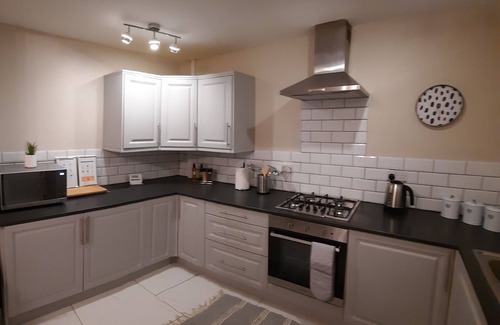 Trentham House | Inviting 3-Bed House in Trentham