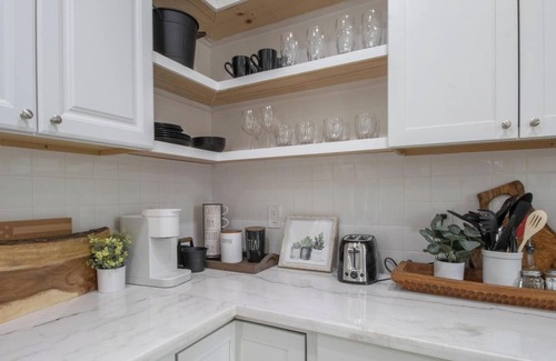 Central City Apartment | Inviting 3-Bedroom Getaway - Minutes from NOLA Flavor