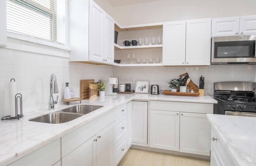 Central City Apartment | Inviting 3-Bedroom Getaway - Minutes from NOLA Flavor