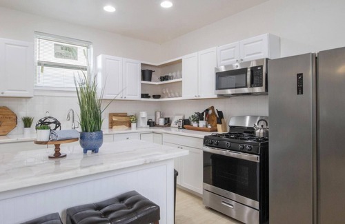 Central City Apartment | Inviting 3-Bedroom Getaway - Minutes from NOLA Flavor
