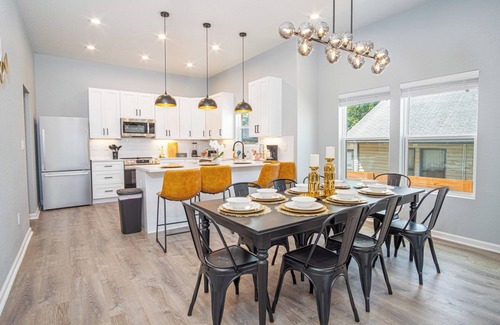 Highland Park House | Inviting 4BR/3BA Near Downtown & Riverwalk