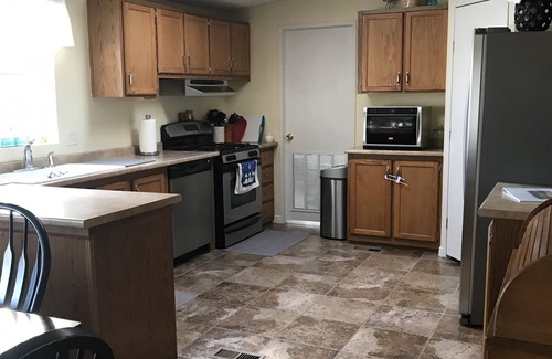 Joseph House | Inviting and relaxing country house right on I-70 in beautiful Sevier Valley.