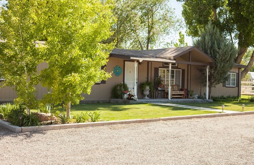 Joseph House | Inviting and relaxing country house right on I-70 in beautiful Sevier Valley.