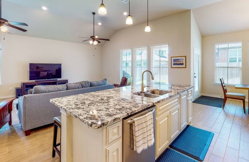 Wellborn House | Inviting home in a quiet neighborhood with playroom & enclosed yard