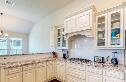 Wellborn House | Inviting home in a quiet neighborhood with playroom & enclosed yard
