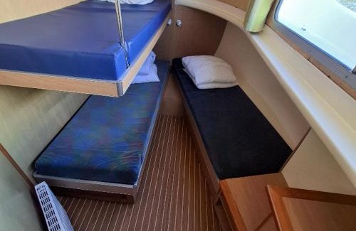 Chenille-Change Boat Rental | Iris - API-1-46-11