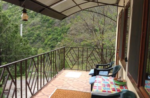 Alaverdi Bed & Breakfast | IRIS B&B in DEBED CANYON