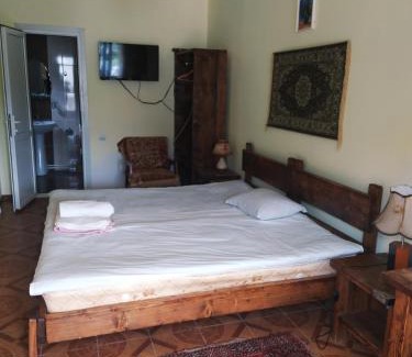 Alaverdi Bed & Breakfast | IRIS B&B in DEBED CANYON