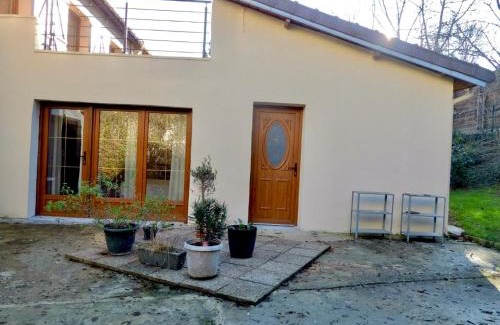Saint-Germain-en-Laye House | Iris Garden Cottage