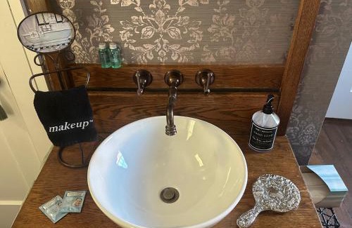 Madison Bed & Breakfast | Iron Gate Inn