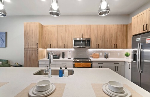 North Shoal Creek Apartment | Irresistible 1BR Near Domain & Q2 With Pool, Gym and Free Parking