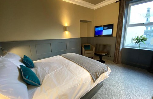 Irvine House | Irvine Guest House