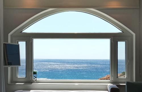 Pefki House | ISALO Villa