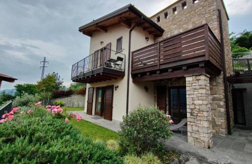 Costa Volpino House | IseoLakeRental - Casa Cuneo