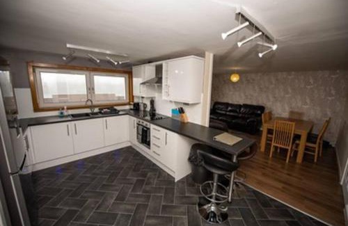 Fort William Apartment | Isla's Mountain View