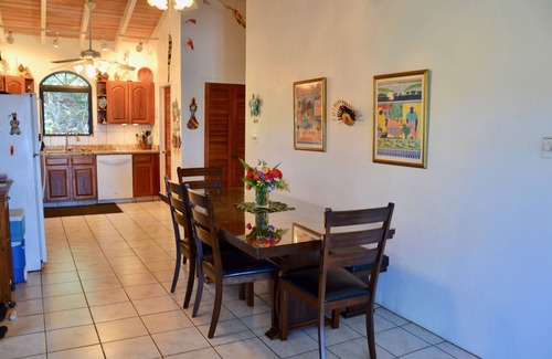 Upper Carolina House | Island Breeze: 10% DISCOUNT FOR OCTOBER Solar Battery Backup, AC & Hot Tub, View