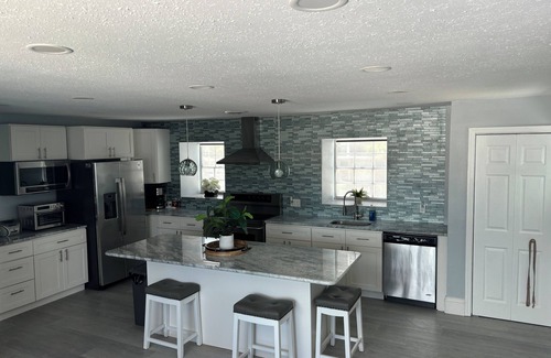 Island Estate Cottage | Island estates updated 2 bed 2 bath water views a short walk to Clearwater Beach