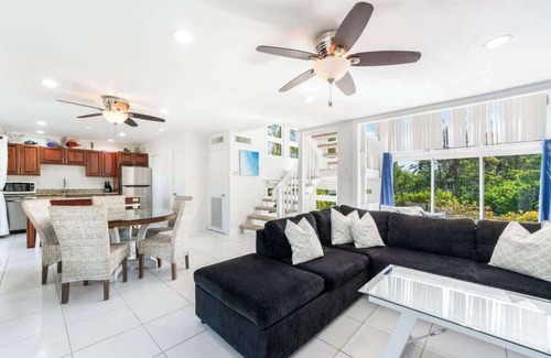 Rum Point House | Island House #16 Waterfront Condo at Rum Point