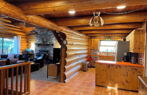 Cobble Hill Cabin | Island Log Cabin with Ocean View & Organic Garden