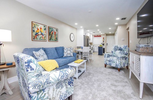 Sanibel Condo | Island oasis - Beachfront condo on Sanibel Island - Sandalfoot 2C3