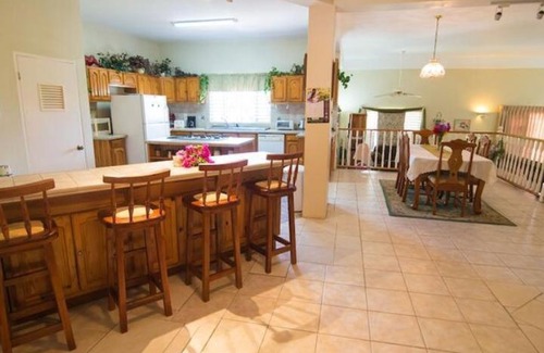 Montego Bay House | Island Oasis