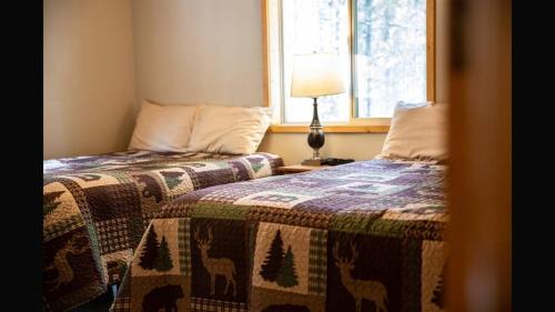 Island Park Apartment | Island Park Hideaway -Bill's Island -Hot Tub -BBQ
