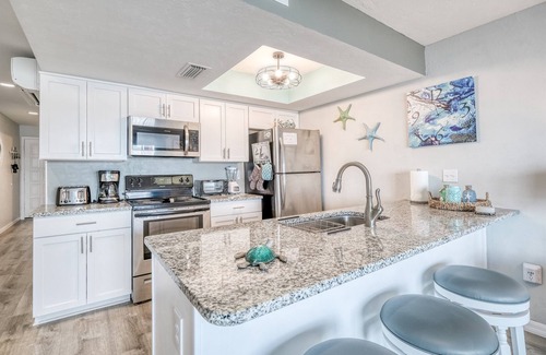 Cedar Key Condo | Island Place 109 Condo Perfection with Pool!
