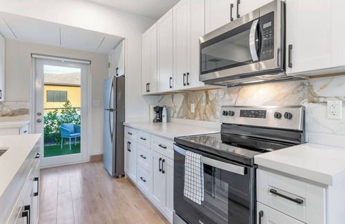 West Bay Apartment | Island Stay in West Bay - 3 Min to Beach | West Nest #105