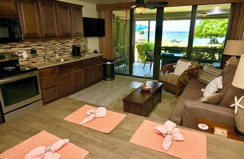 Red Hook Condo | Island Time on Sapphire Beach, Beach level walkout, Bldg A