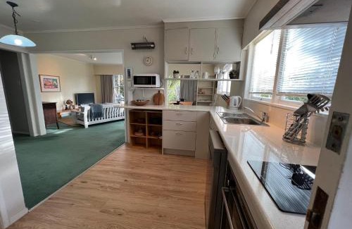 Cockle Bay Apartment | Island View Hideaway