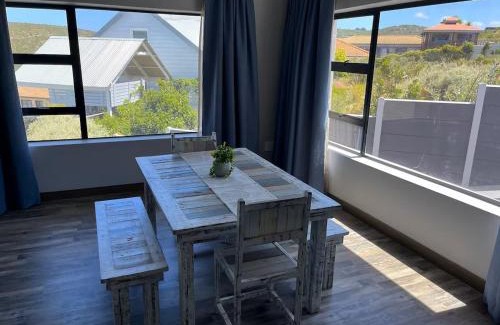 Mossel Bay House | Island View in Mossel Bay