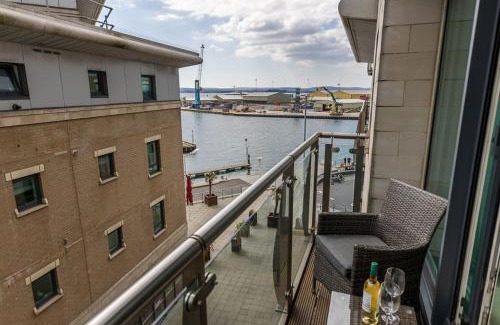 Poole Apartment | Isle be Back - Harbour front Views from Balconies