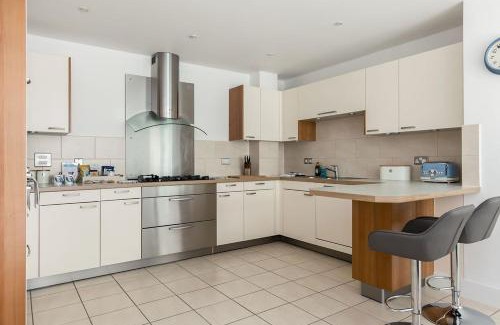 Poole Apartment | Isle be Back - Harbour front Views from Balconies