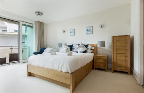 Poole Apartment | Isle be Back - Harbour front Views from Balconies